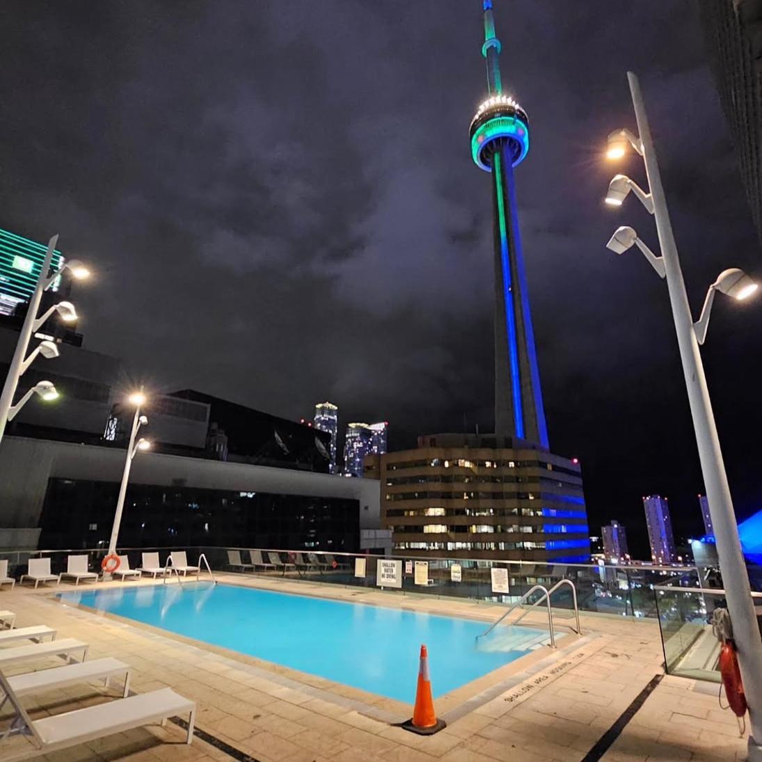 Cn Lovers Toronto Exterior photo